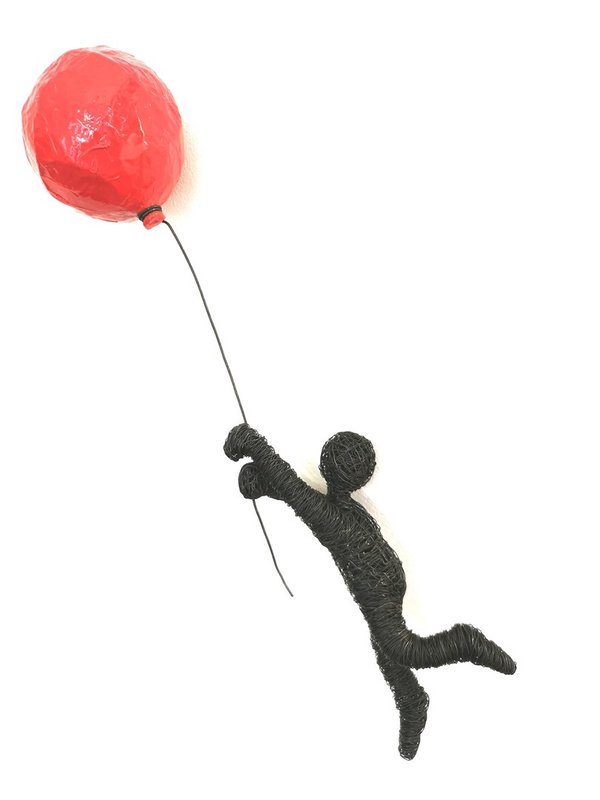Mit Ballon fliegende sehr grosse Drahtskulptur - Handmade